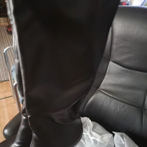 Boots - Picture 2 of 2